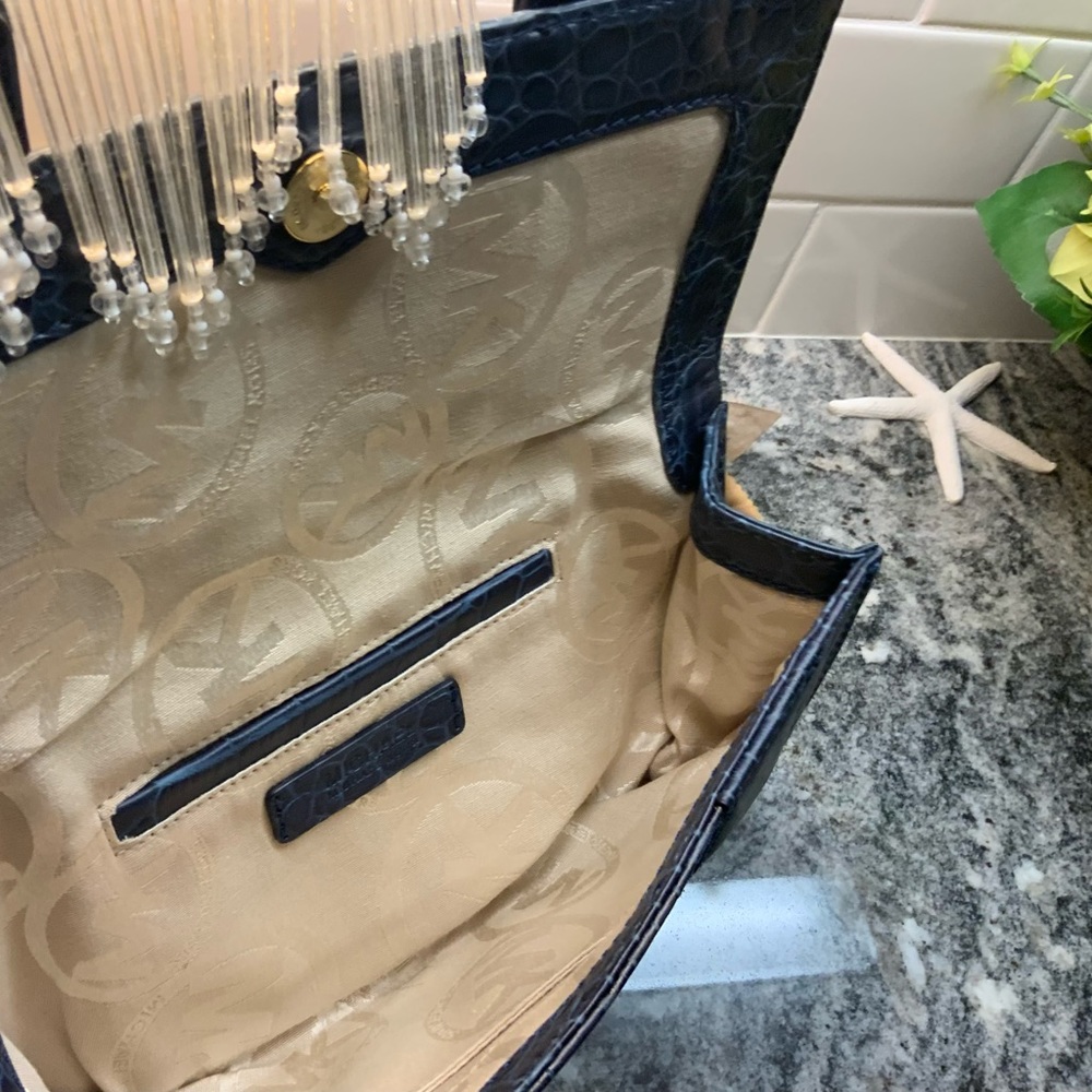 💥SALE💥 Great vintage Michael Kors dark blue croc embossed clutch. A0901 - Picture 4 of 11